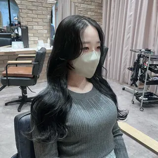 ロング カラー 🩶レイナ🩶 color/nailのヘアスタイル