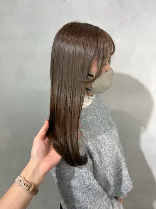 ロング カラー 小森聖奈 韓国風レイヤーカットのヘアスタイル