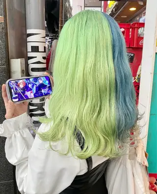 ミディアム カラー GARU-ガル-所属・TSUNO🦖 派手髪/オタク美容師のヘアスタイル