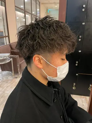 ショート 岡 大斗のヘアスタイル