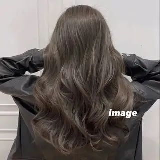 ロング カラー 透け上品ハイトーン 職人ゆうと🤍のヘアスタイル