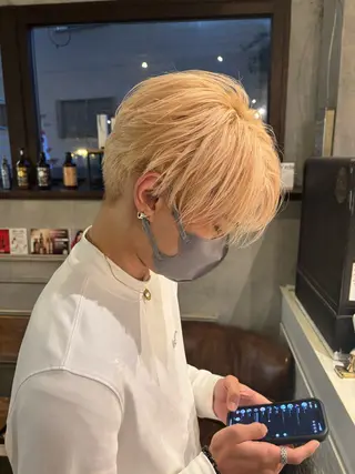 ショート カラー メンズ ハイトーン/ 艶カラー🫧竹村柾則のヘアスタイル