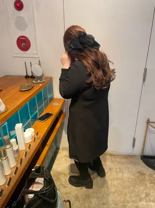 ロング カラー ヘアアレンジ MIOベージュカラー 柔らかいカラーのヘアスタイル