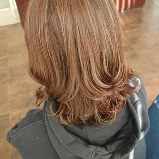 ミディアム 岩崎 秀之のヘアスタイル