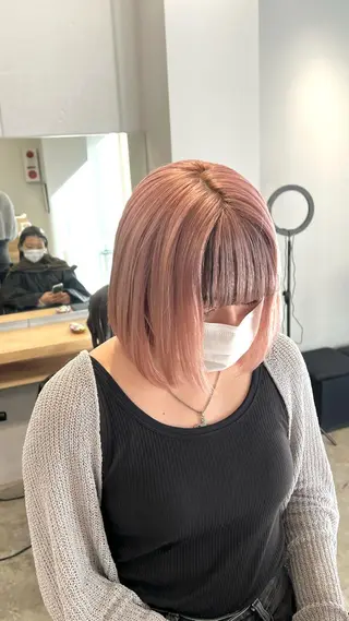 ショート カラー SALOWIN柏Suite所属・ブリーチ毛の縮毛矯正 ハイトーン/岡本智樹のヘアスタイル