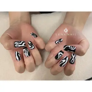 ネイル アトリエ　ミモザ所属・いまむら あかりのネイルデザイン