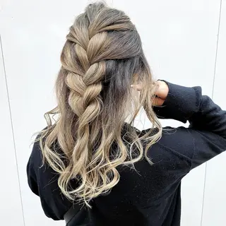 カラー セミロング ANGELICA 近鉄奈良店のヘアスタイル