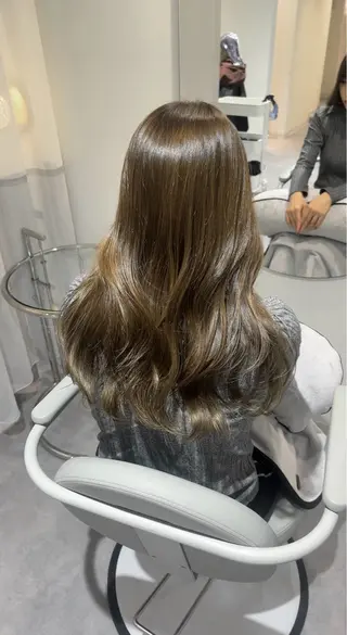 ロング カラー 近藤 若菜のヘアスタイル