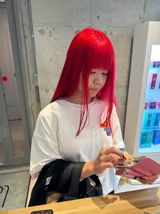 ロング カラー laff 新宿所属・切りっぱなしボブ レイヤー/縮毛矯正のヘアスタイル