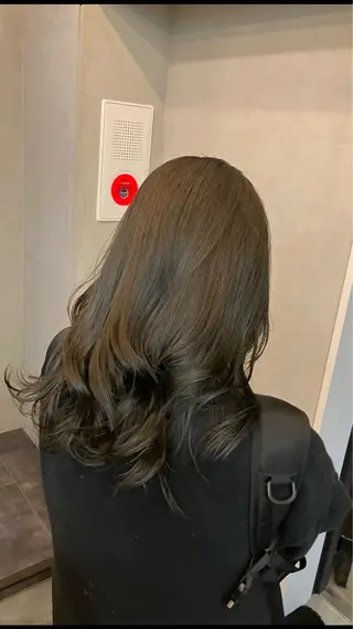 カラー 博多ブリーチ× 透明感/縮毛矯正のヘアスタイル