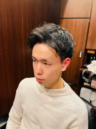 ショート パーマ メンズ ブロー東京　神田店所属・TAKUMI/神田/ ビジネス/フェードのヘアスタイル