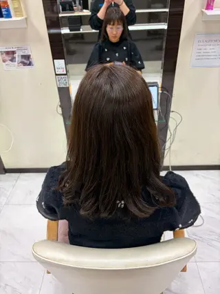 セミロング カラー 旗手 沙和のヘアスタイル