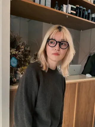 ミディアム 五屋 美咲のヘアスタイル