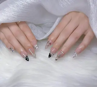 ネイル MQueen ネイルサロンマルのネイルデザイン