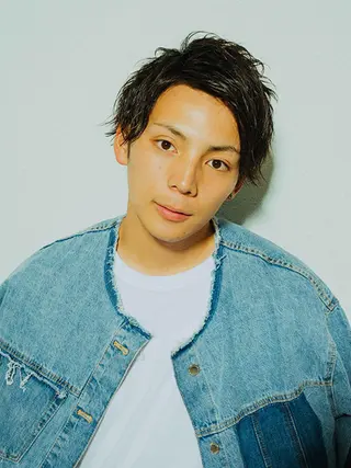 ミディアム カラー パーマ メンズ 🌟髪質改善ケアカラ ー美髪縮毛矯正y🌟のヘアスタイル