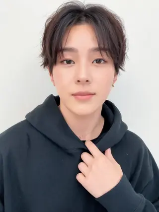 ミディアム 塚内 将哉のヘアスタイル