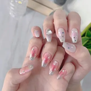 ネイル NEO Beauty Salon所属・𝐍𝐄𝐎 𝐉𝐔𝐑𝐈のネイルデザイン