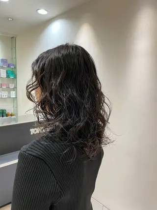 ミディアム 岡本 七星のヘアスタイル