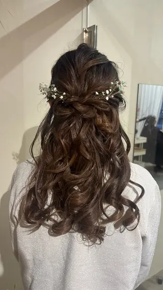 🌷花屋併設🌷 岡本明日実のヘアスタイル