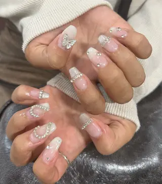 ネイル LAVISH nanamiのネイルデザイン