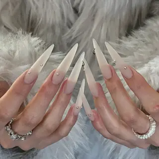 ネイル Diamond  Salon所属・Hain Hainのネイルデザイン