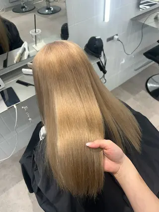 セミロング カラー 🫧ミルクティー ブリーチRIKU🫧のヘアスタイル