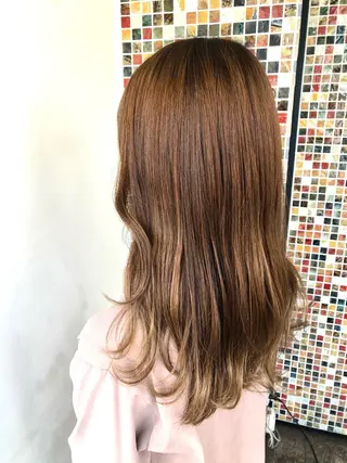 ロング 岩谷 愛依のヘアスタイル