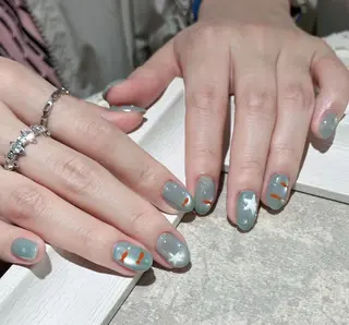 ネイル RAFFINE 月🦋🩵のネイルデザイン