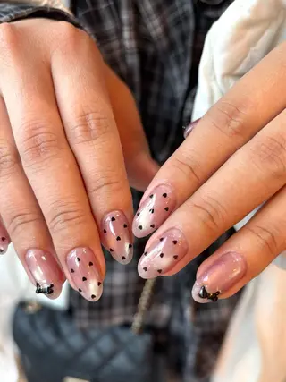 ミディアム Lesest akariのネイルデザイン