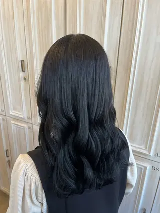 ミディアム 吉岡 菜月のヘアスタイル