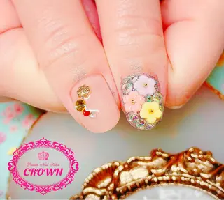 ネイル CROWN プライベートサロンのネイルデザイン