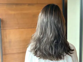 ミディアム 悠 亜のマツエク・マツパデザイン