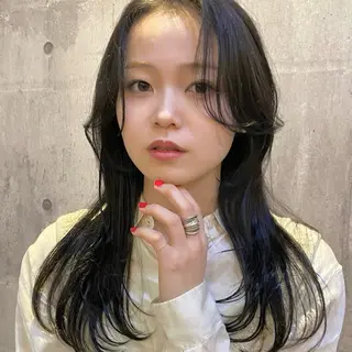 ロング カラー 比嘉 陽のヘアスタイル