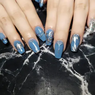 ミディアム ネイル クロキ 。のネイルデザイン