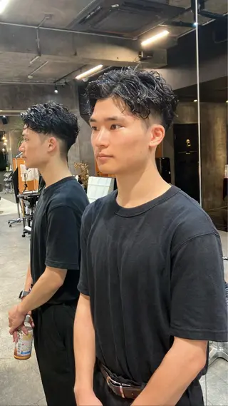 ショート パーマ ラフィスヘアー オウスケのヘアスタイル