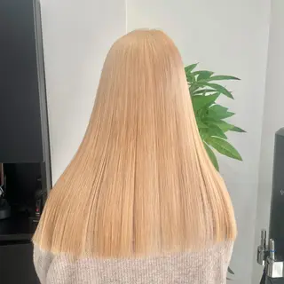 セミロング ブリーチカラー特化 碇　英朗のヘアスタイル