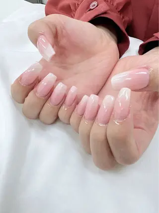 ネイル カラーズビューティサロン所属・石井 桃子のネイルデザイン