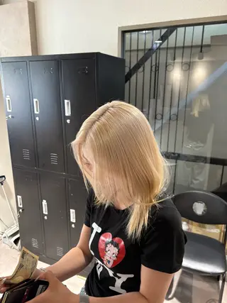 カラー Seleneコウキ ブリーチ/ハイトーンのヘアスタイル