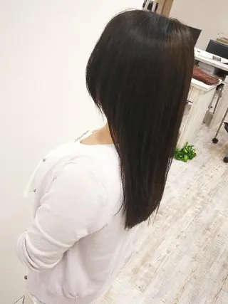 ロング カラー Aile所属・酸性ストレート／カラ ー/山下高明のヘアスタイル