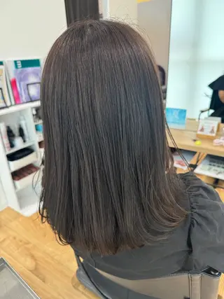セミロング カラー 平井 麗奈のヘアスタイル