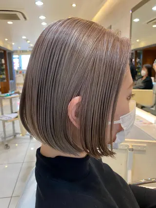 ショート カラー sea's所属・ヒラカホ/矢場町/ ブリーチ/似合わせのヘアスタイル