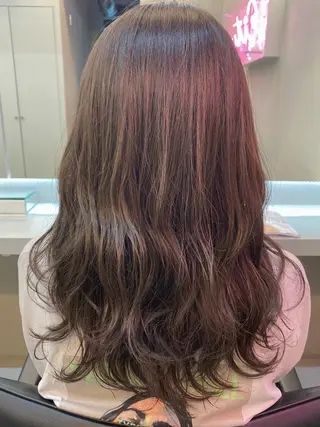 セミロング カラー 岡野 静華のヘアスタイル