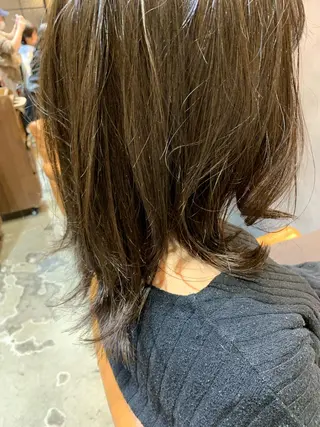 ミディアム CHIC 岩下真衣のヘアスタイル