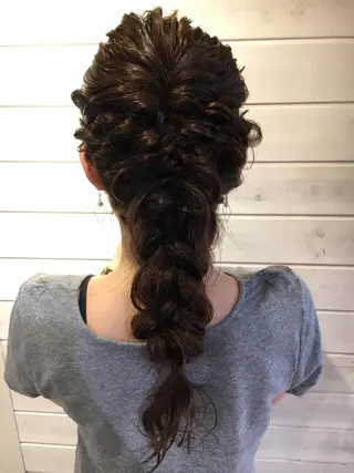 セミロング ヘアアレンジ 野崎 ひかりのヘアスタイル
