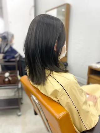 ミディアム カラー オリーブ/アッシュ やわらか透明感カラーのヘアスタイル