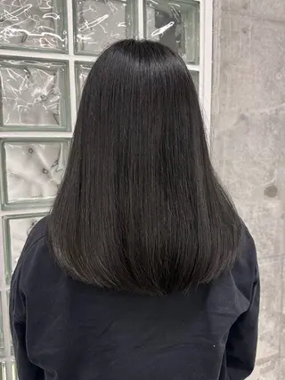 カラー 秋永 鈴のヘアスタイル