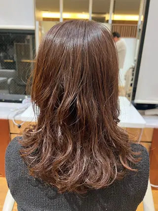 ミディアム 村中 逸紀のヘアスタイル