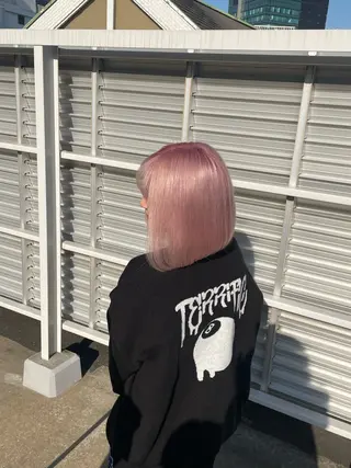 ショート カラー 秋元 佳乃のヘアスタイル