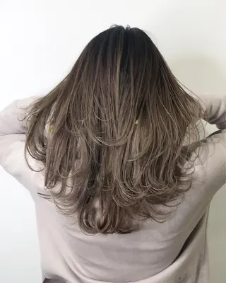 セミロング カラー タカハシ ユウキのヘアスタイル