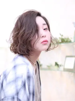 ミディアム カラー パーマ ヘアアレンジ にしだ まりえのヘアスタイル